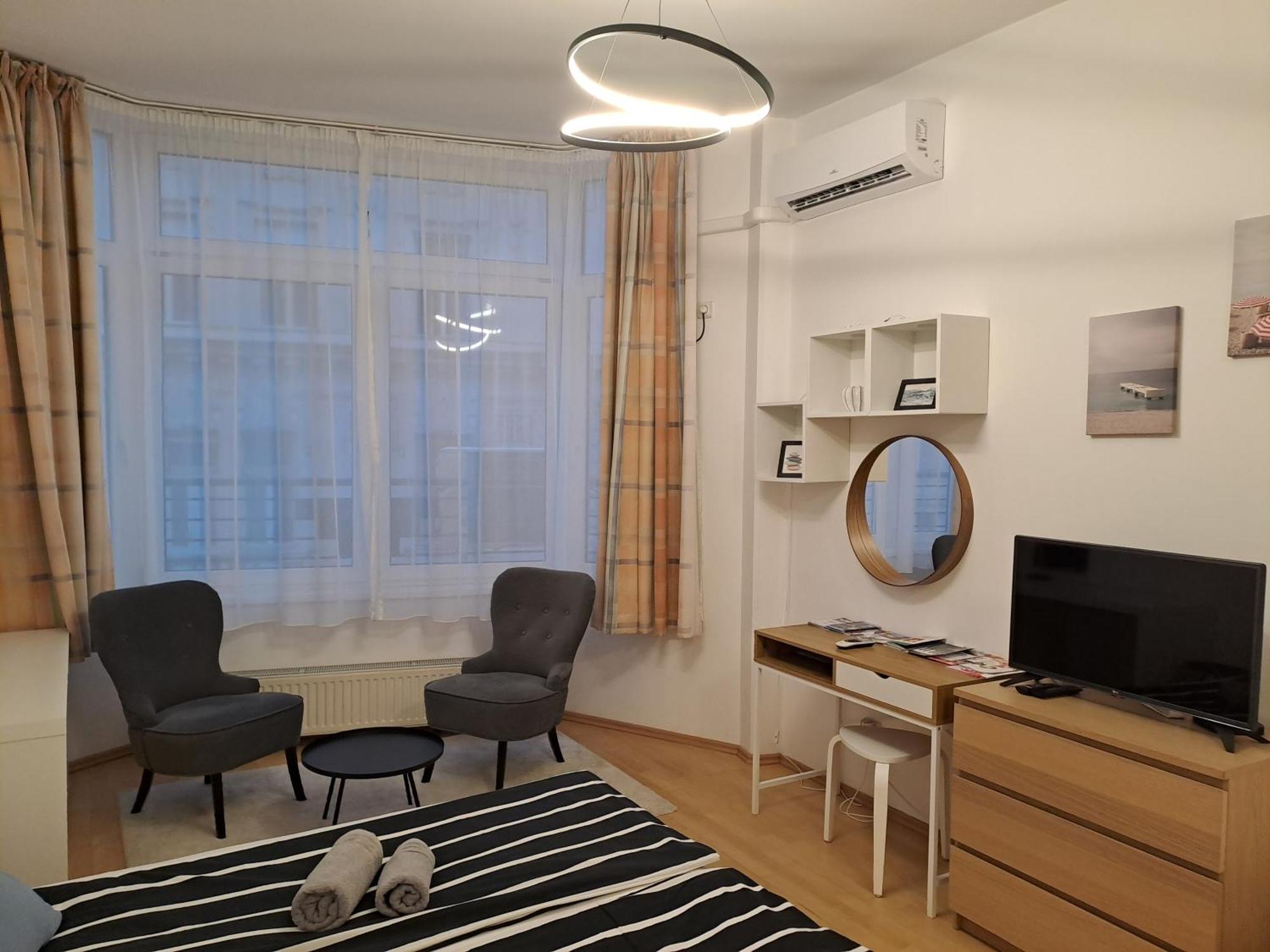 Central Belvedere Apartman Budapeste Exterior foto